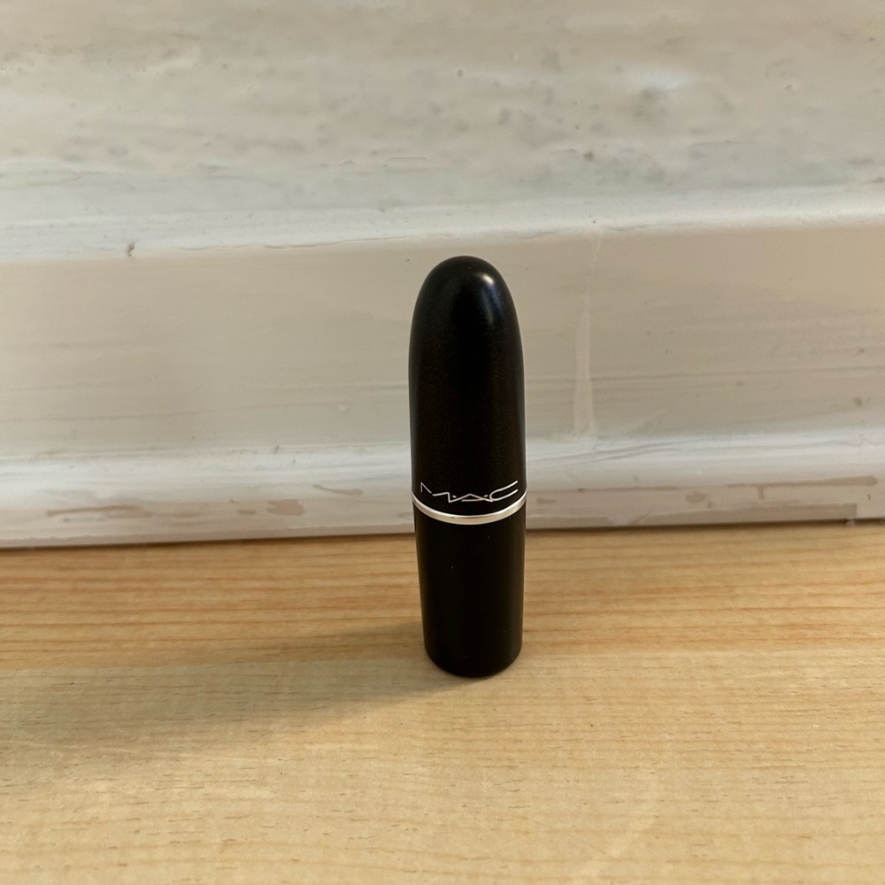 MAC Cosmetics Lipstick- Lady Danger- New - Picture 2 of 6